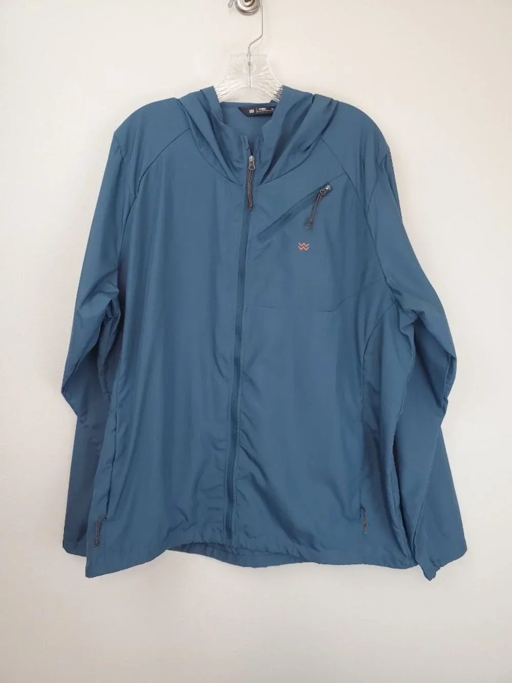 Wren men's 1/2 zip packable pullover windbreaker in Pacific Blue